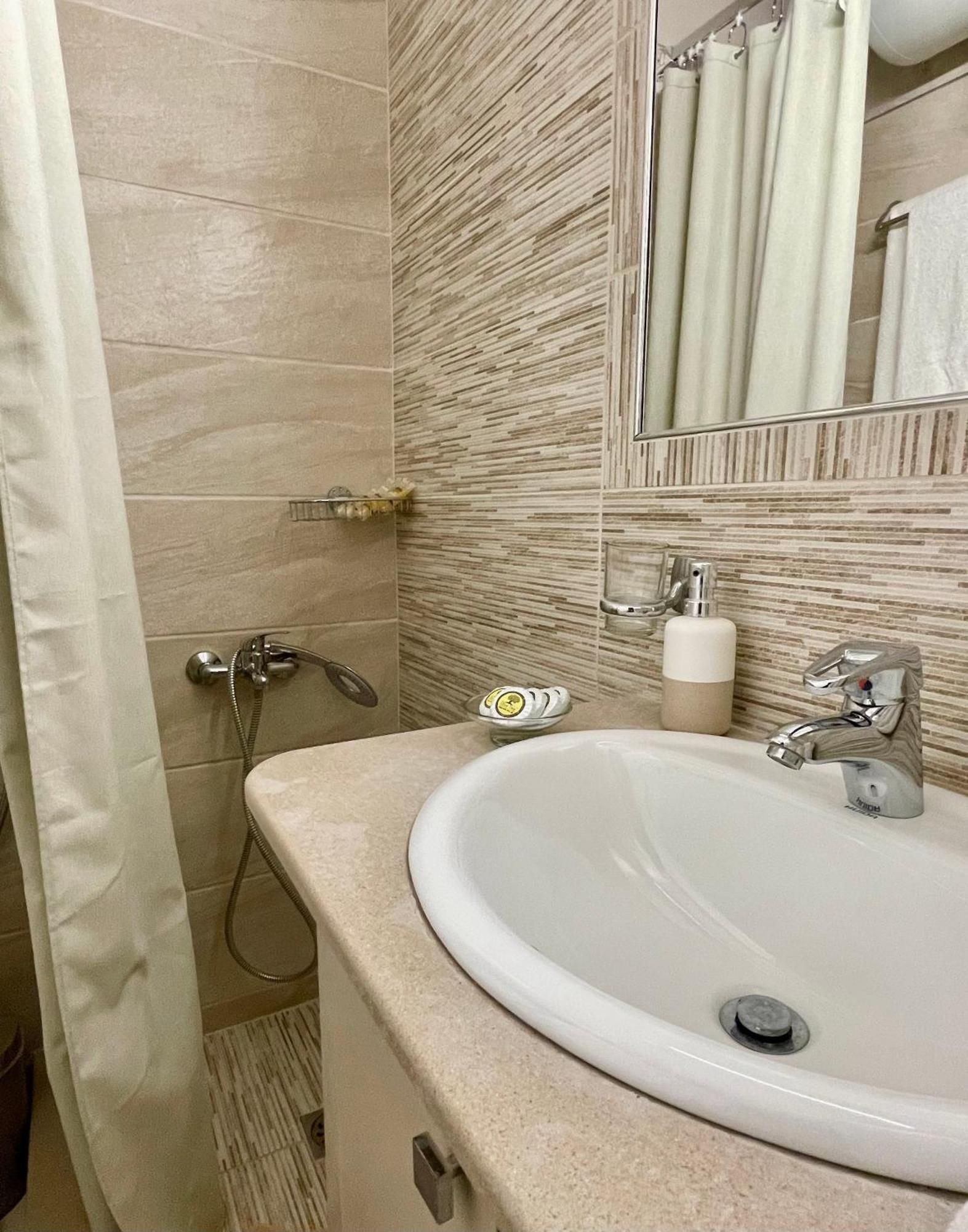 Remvi Deluxe Apartment 104 With Sea View Kárpathosz Kültér fotó